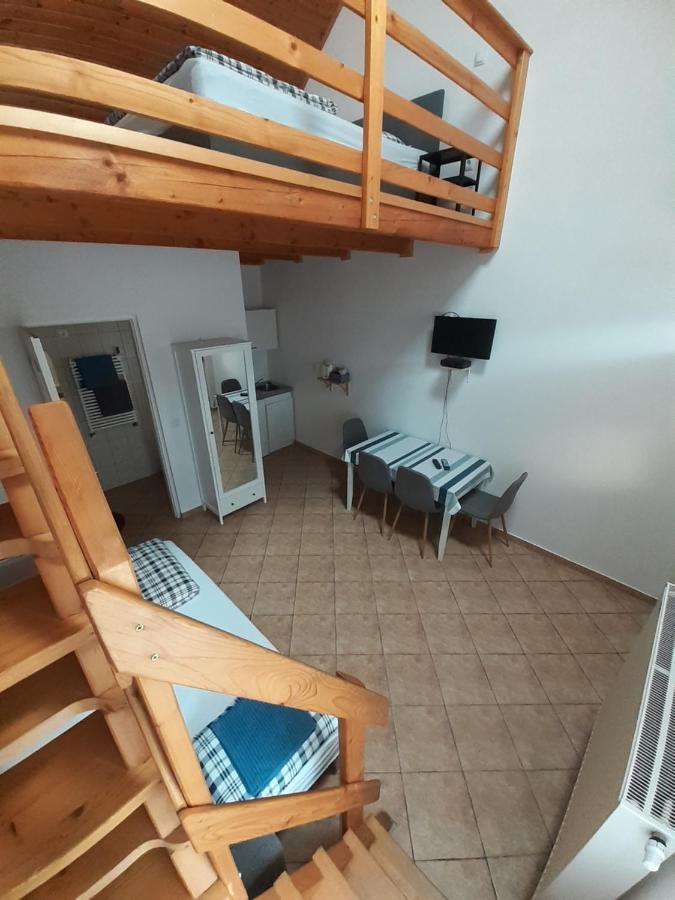 Polonia Apartman Egerszalók Exterior foto