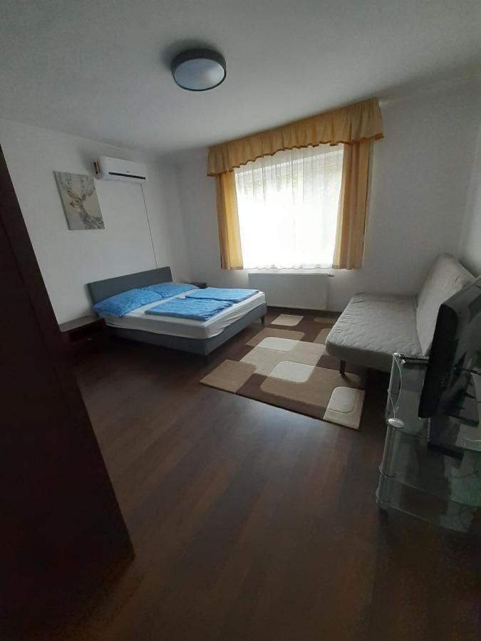 Polonia Apartman Egerszalók Exterior foto