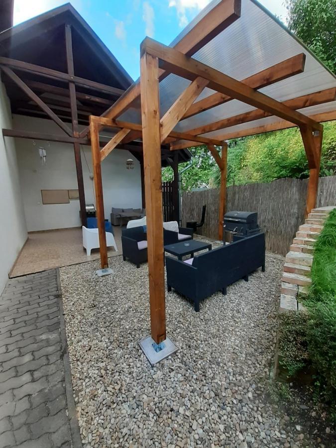 Polonia Apartman Egerszalók Exterior foto