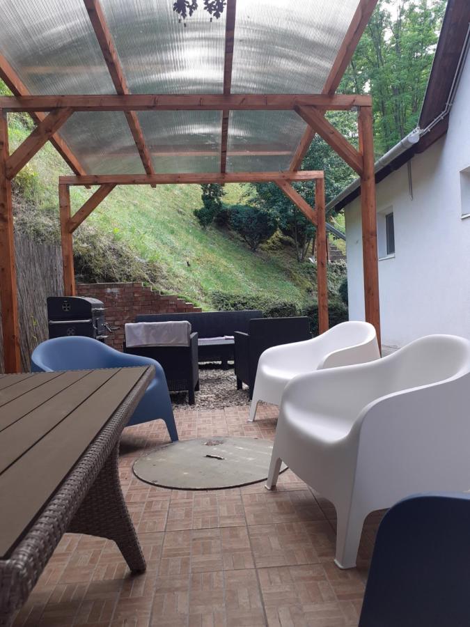 Polonia Apartman Egerszalók Exterior foto