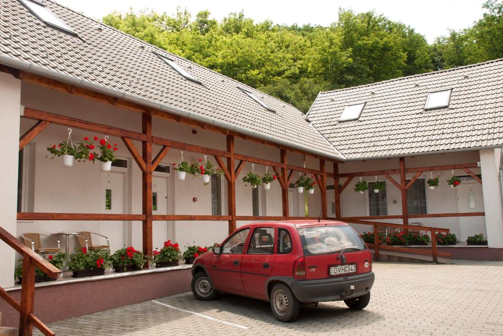 Polonia Apartman Egerszalók Exterior foto